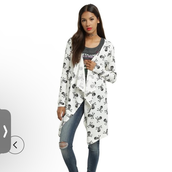 Hot Topic White & Black Skull & Crossbones Long Cardigan - Picture 5 of 5